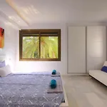 Modern Penthouse Frontline Urbanisation