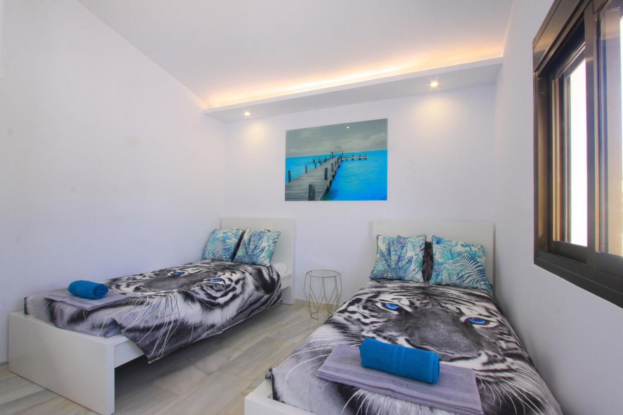 Modern Penthouse Frontline Urbanisation